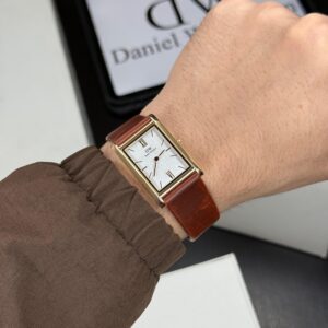 Daniel Wellington - (brown)