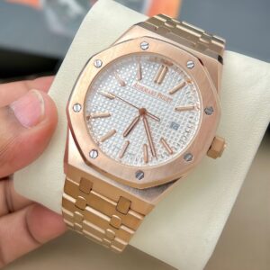Alternative view of Audemars Piguet-Royal Oak (Automatic)