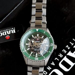 Alternative view of RADO-Captain Cook (Automatic)