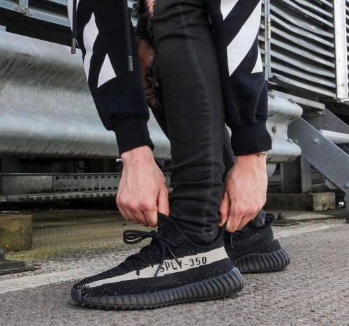 Adidas Yeezy 350 V2 - Image 4