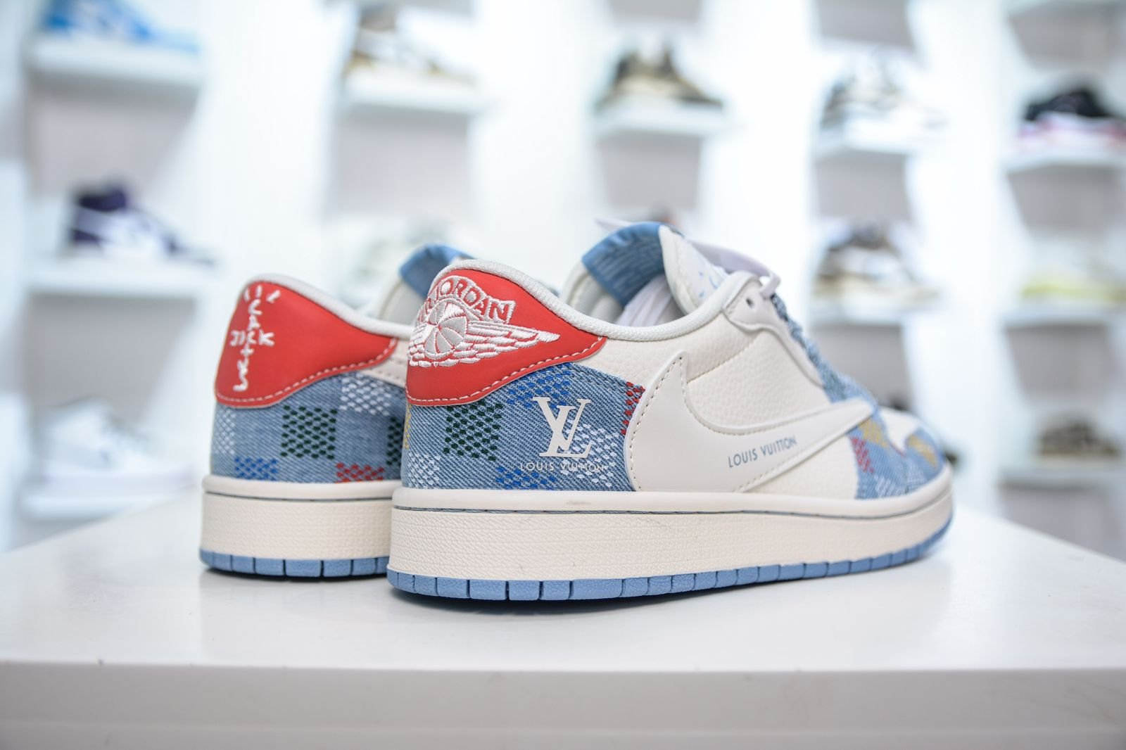 NIKE AIR JORDAN RETRO 1 LOW X TRAVIS SCOTT FRAGMENT - Image 3