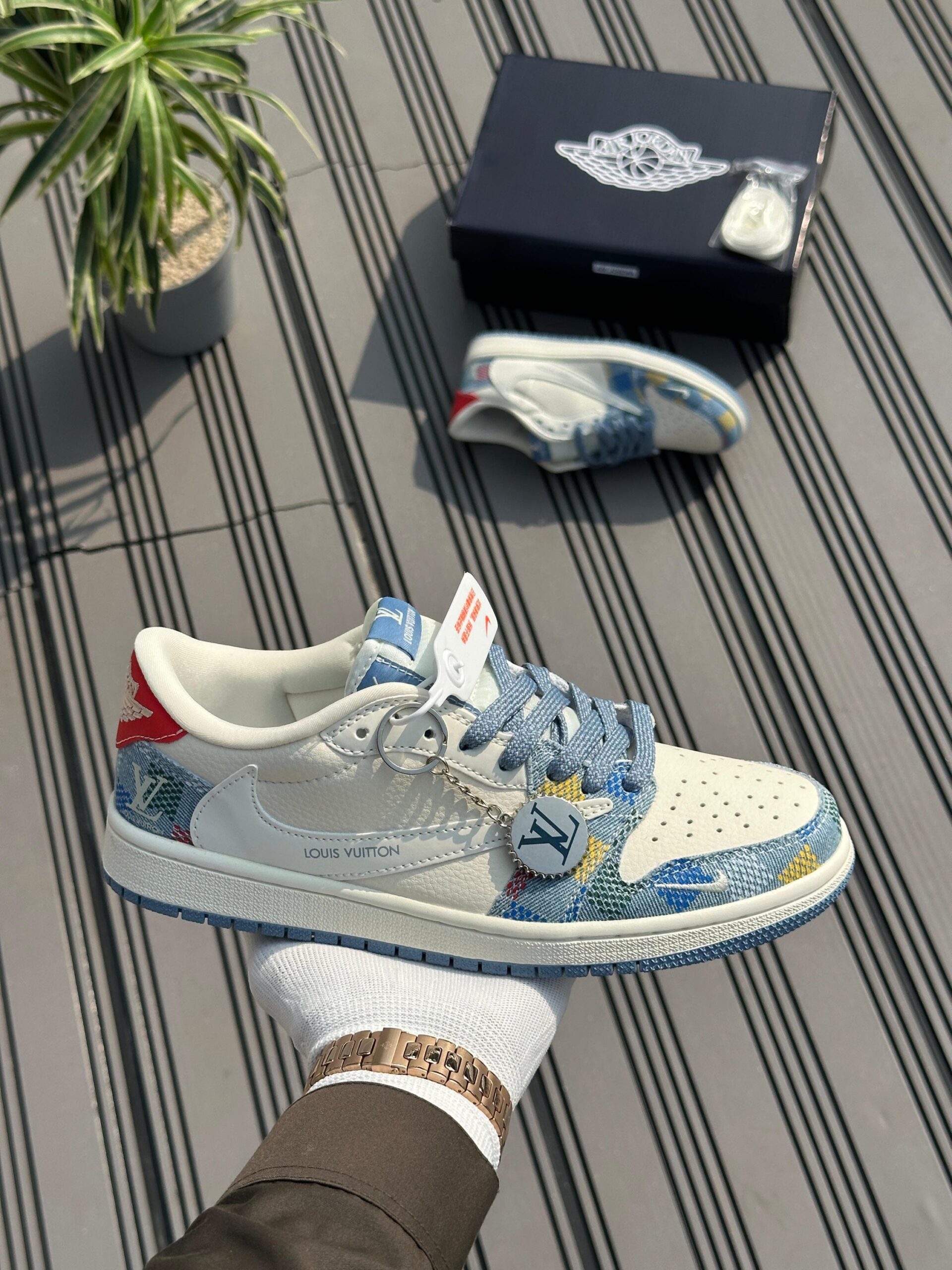 NIKE AIR JORDAN RETRO 1 LOW X TRAVIS SCOTT FRAGMENT