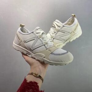 Alternative view of New Balance MT 10 District Vision