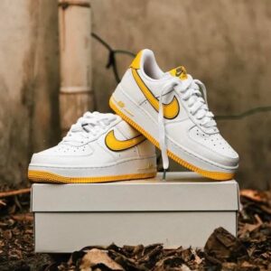 Alternative view of Nike AirForce 1 Low Kobe Bryant Lakers Home