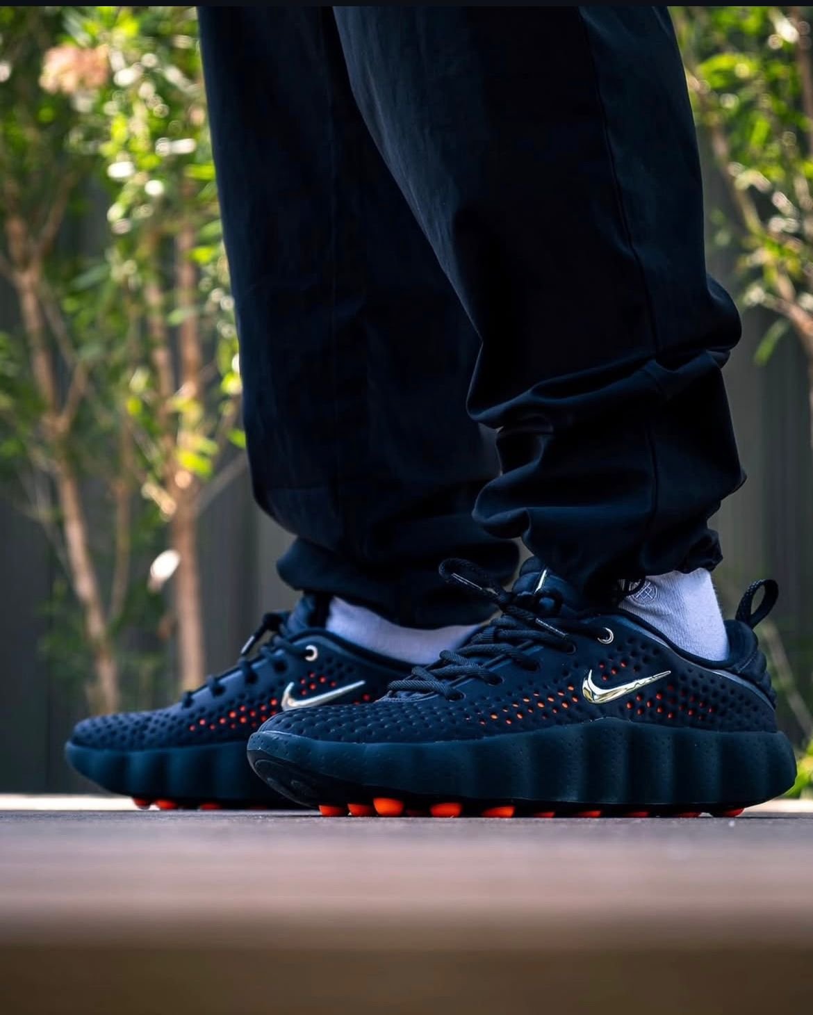 Nikee Mind 002 Black Hyper Crimson - Image 3