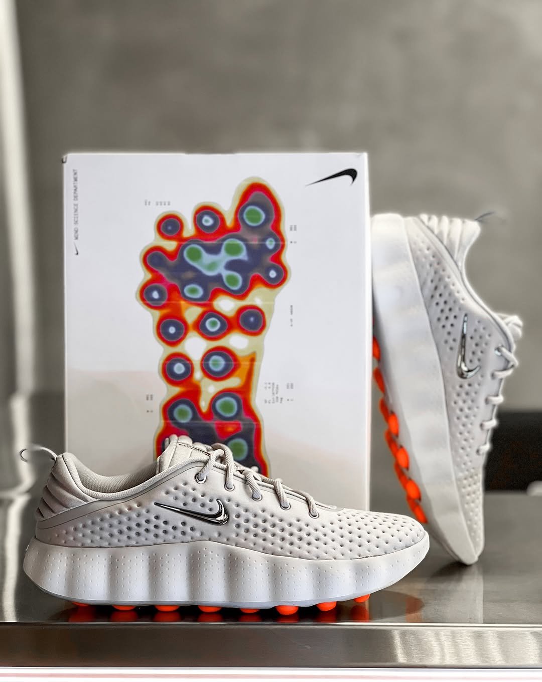 Nikee Mind 002 White Hyper Crimson - Image 2