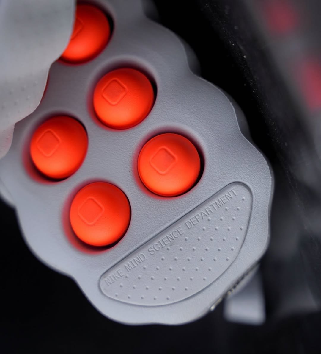 Nikee Mind 002 White Hyper Crimson - Image 5