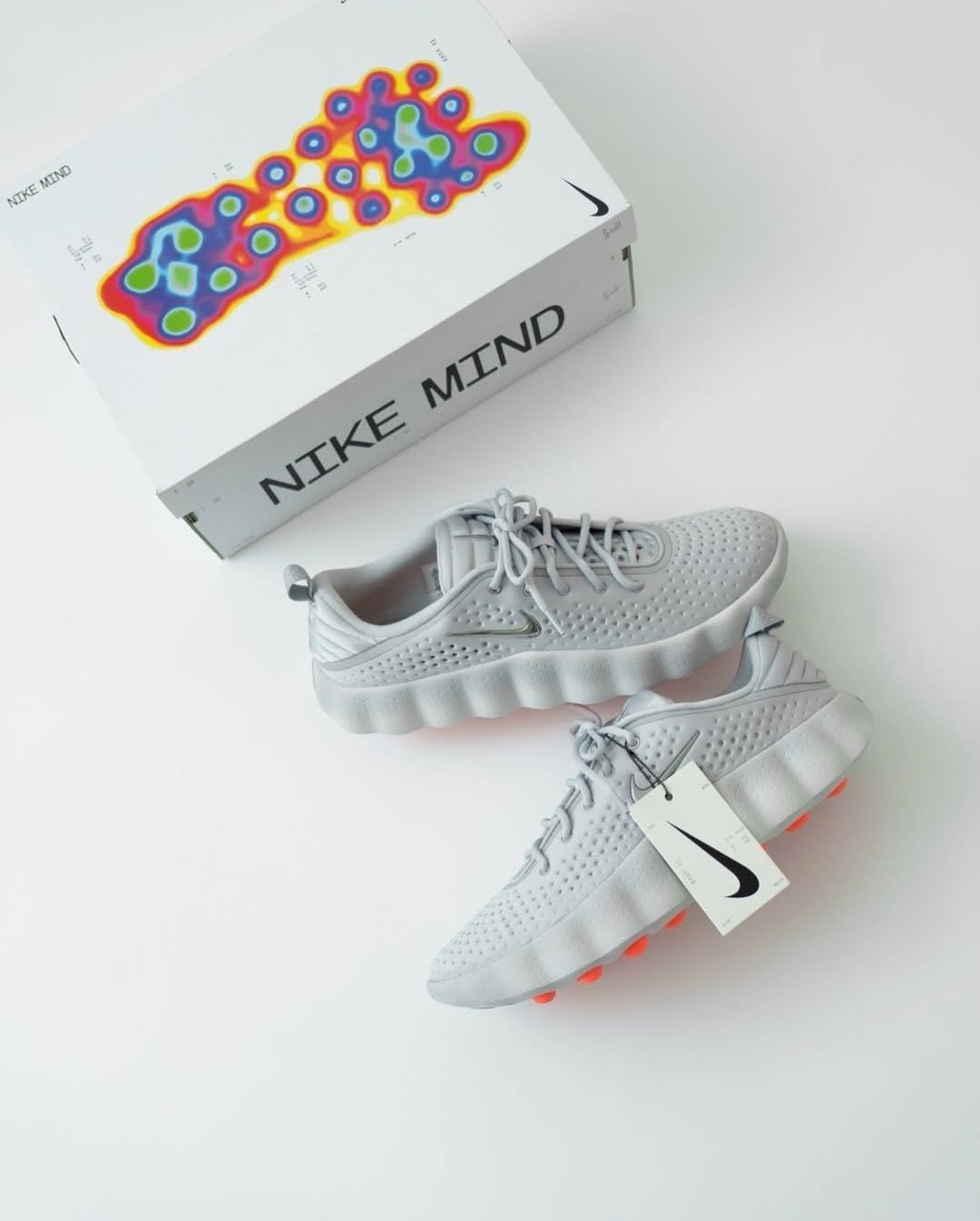 Nikee Mind 002 White Hyper Crimson - Image 3