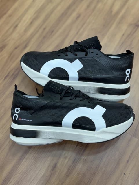 ON Cloudd running shoes - Image 2