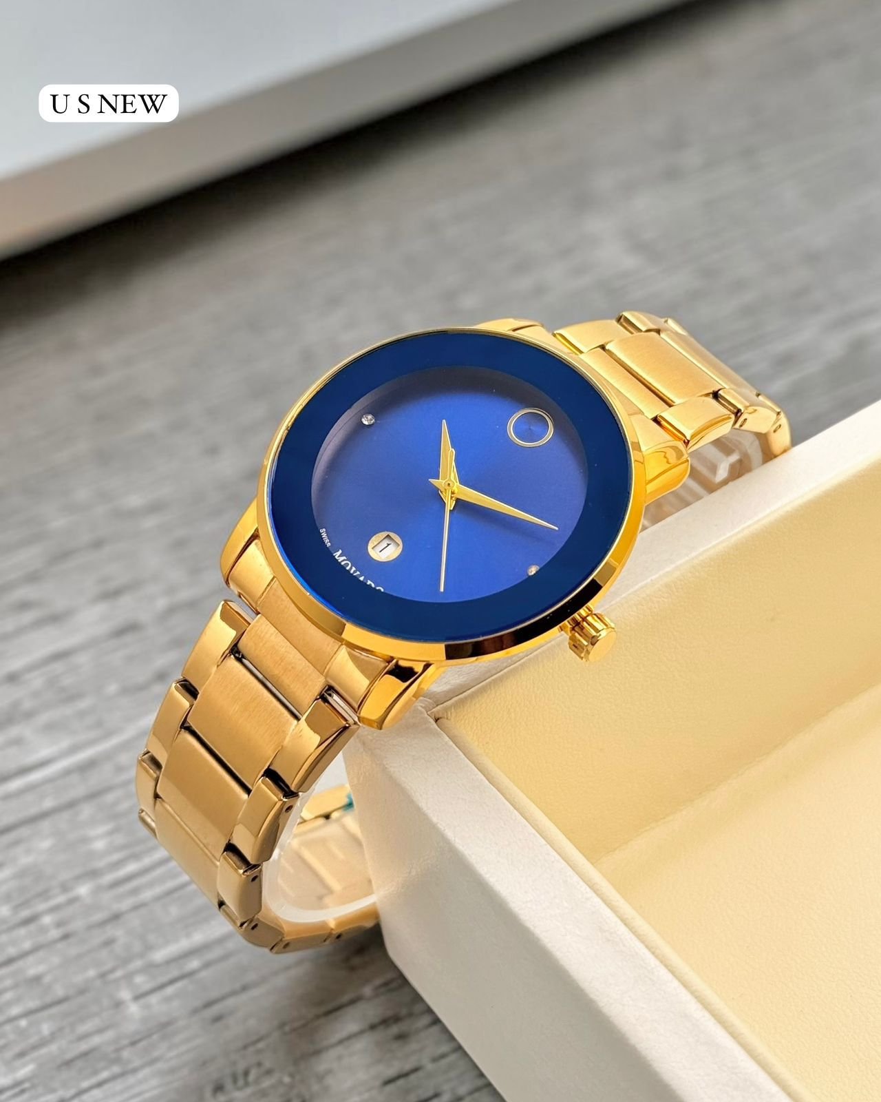 MOVADOO - Round dial