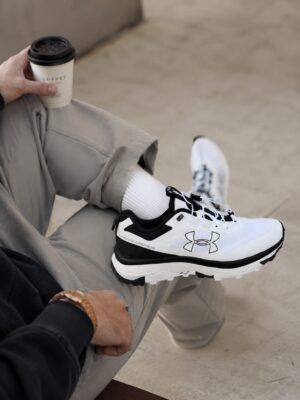 UNDERR ARMOURR CHARED BANDIT (WHITE)