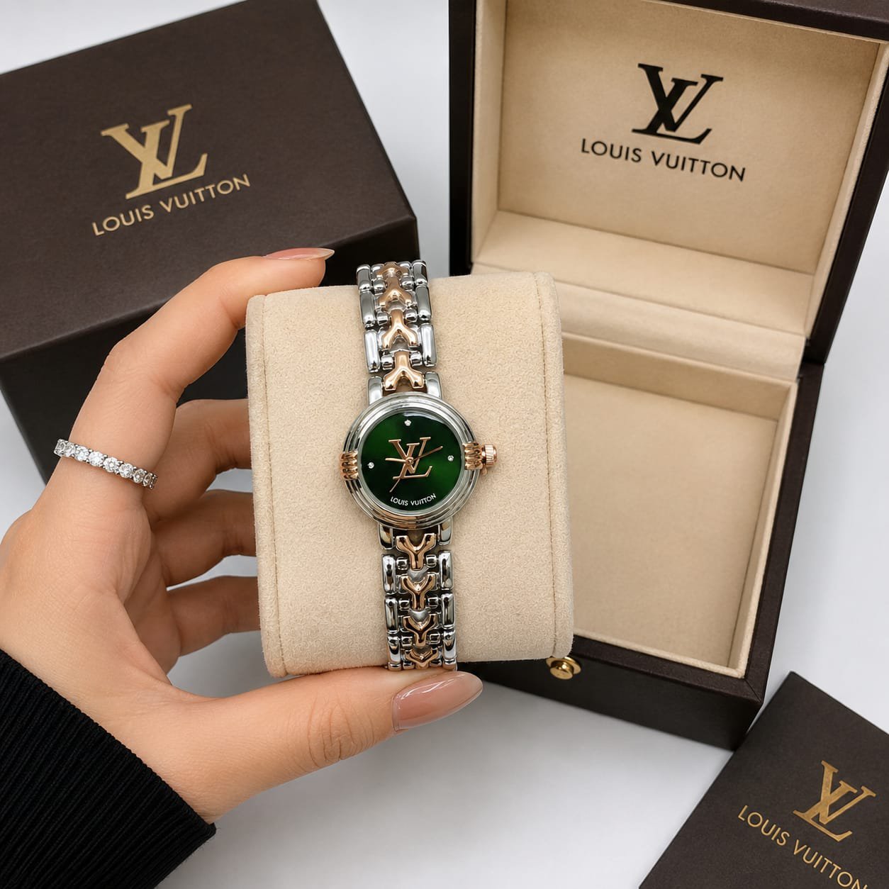Lv ladies watch - Image 4