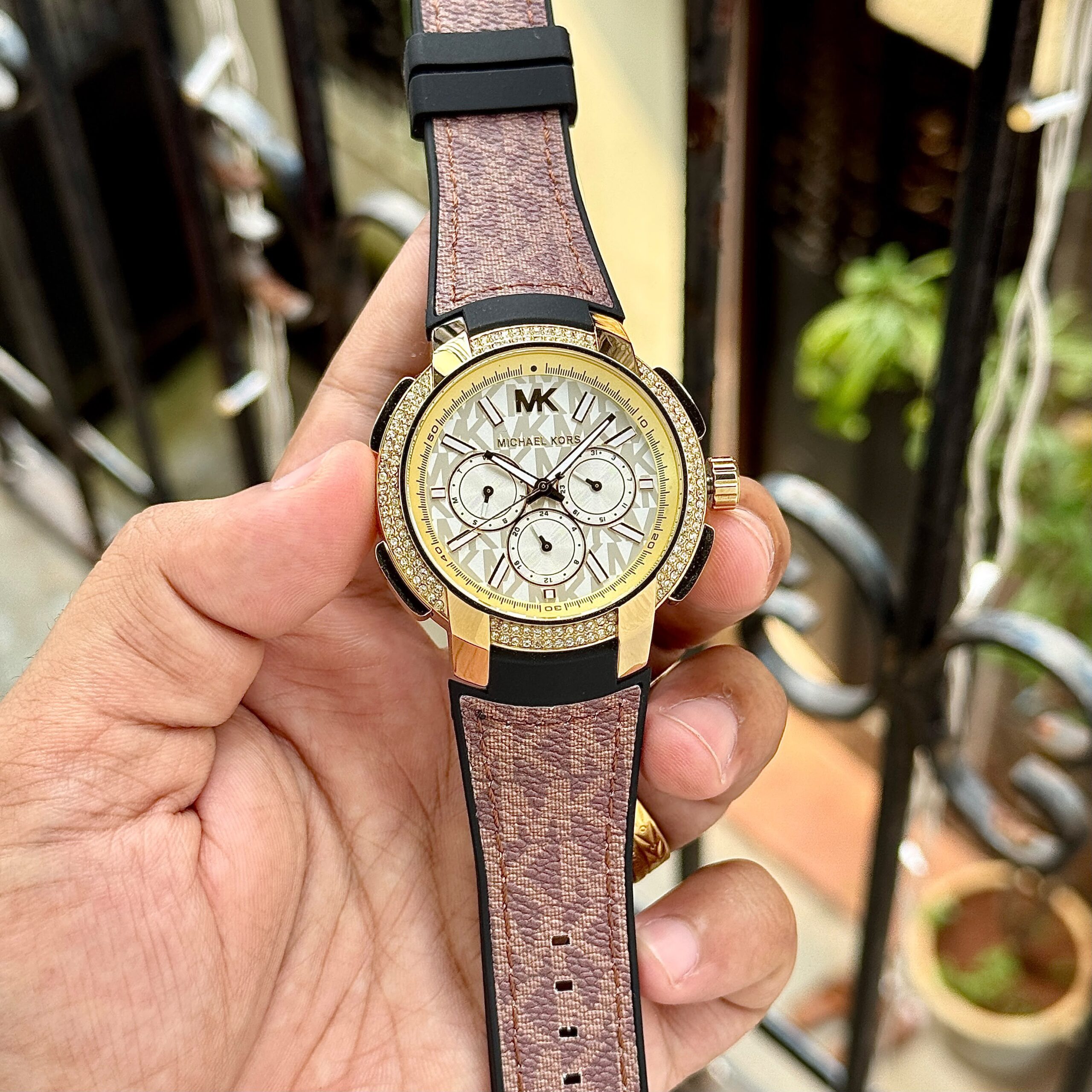 MICHAELL KORSS SIDNEY MULTI-FUNCTION – LUXURY GLAM EDITION - Image 3