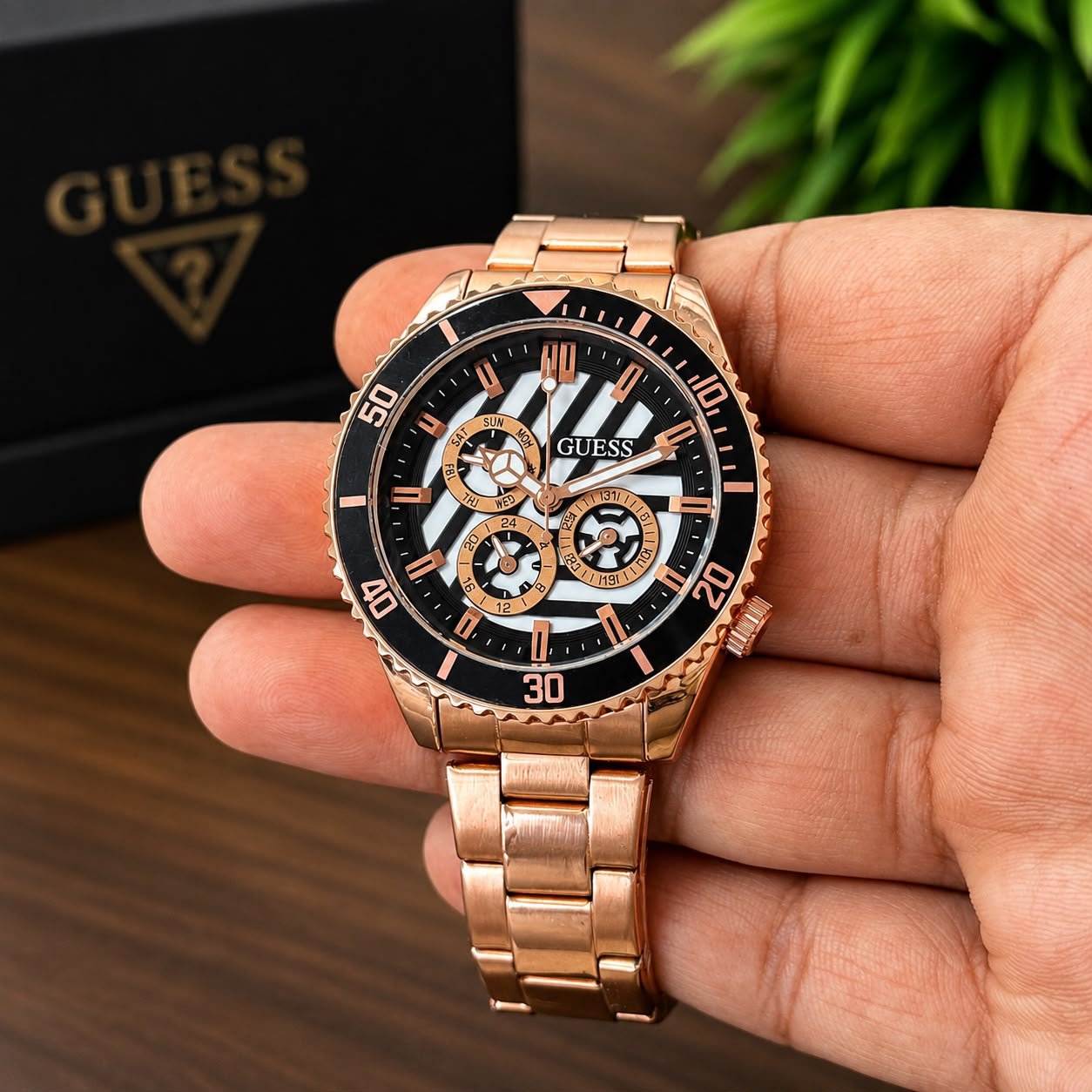 GUEESS - PREMIUM MEN'S WATCH - Image 7