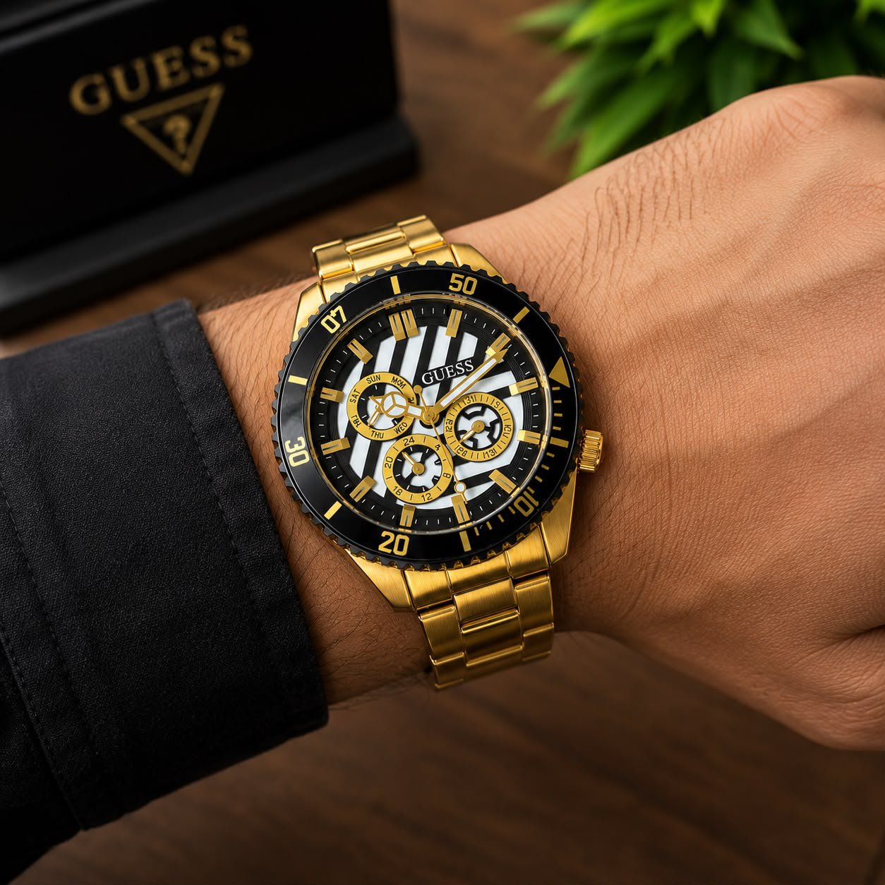 GUEESS - PREMIUM MEN'S WATCH