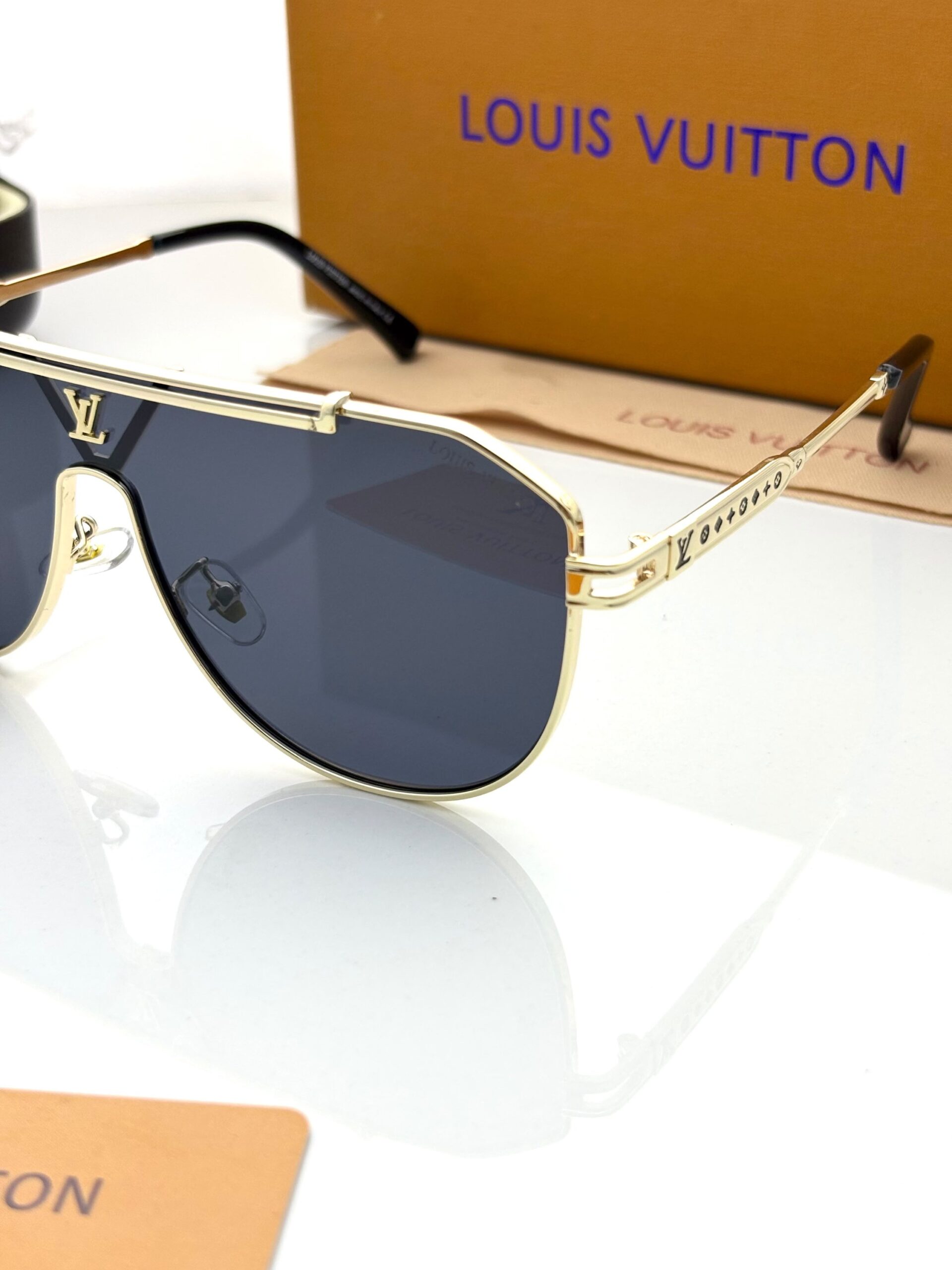 LOUIIS VUITTONN - 22295 GOLDEN BLACK - Image 3