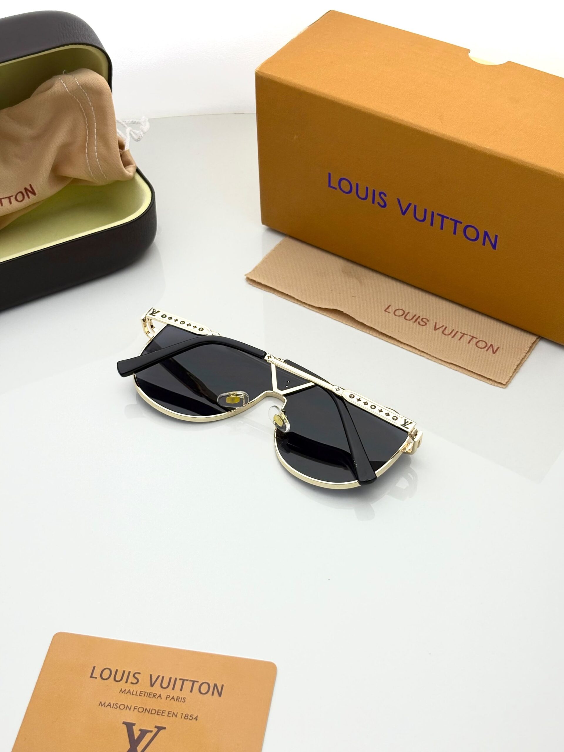 LOUIIS VUITTONN - 22295 GOLDEN BLACK - Image 5