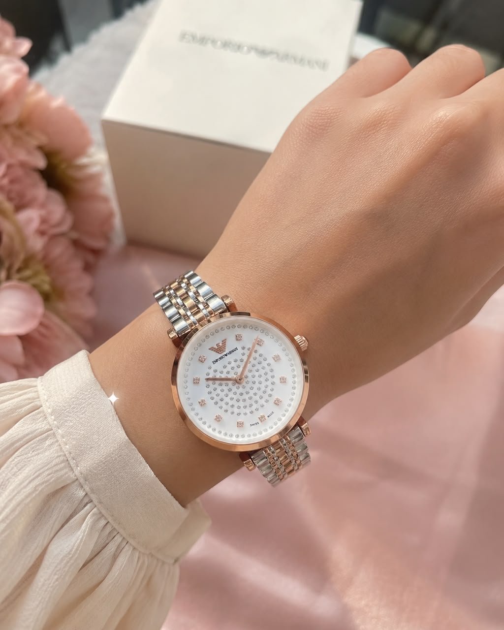 EMPORIOO ARMANII - Round dial