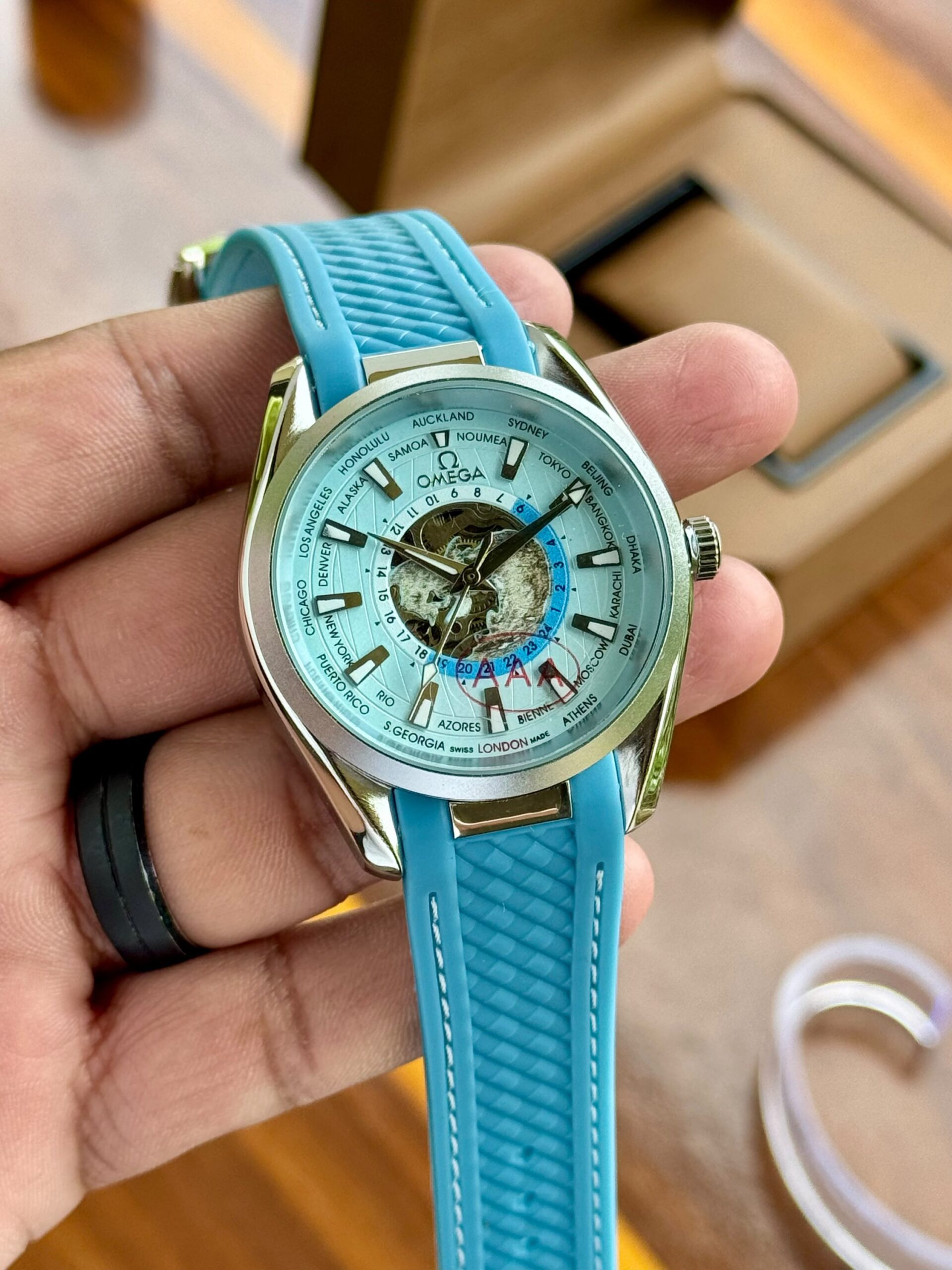 OMEGAA - Seamaster Aqua Terra Worldtimer - Image 2