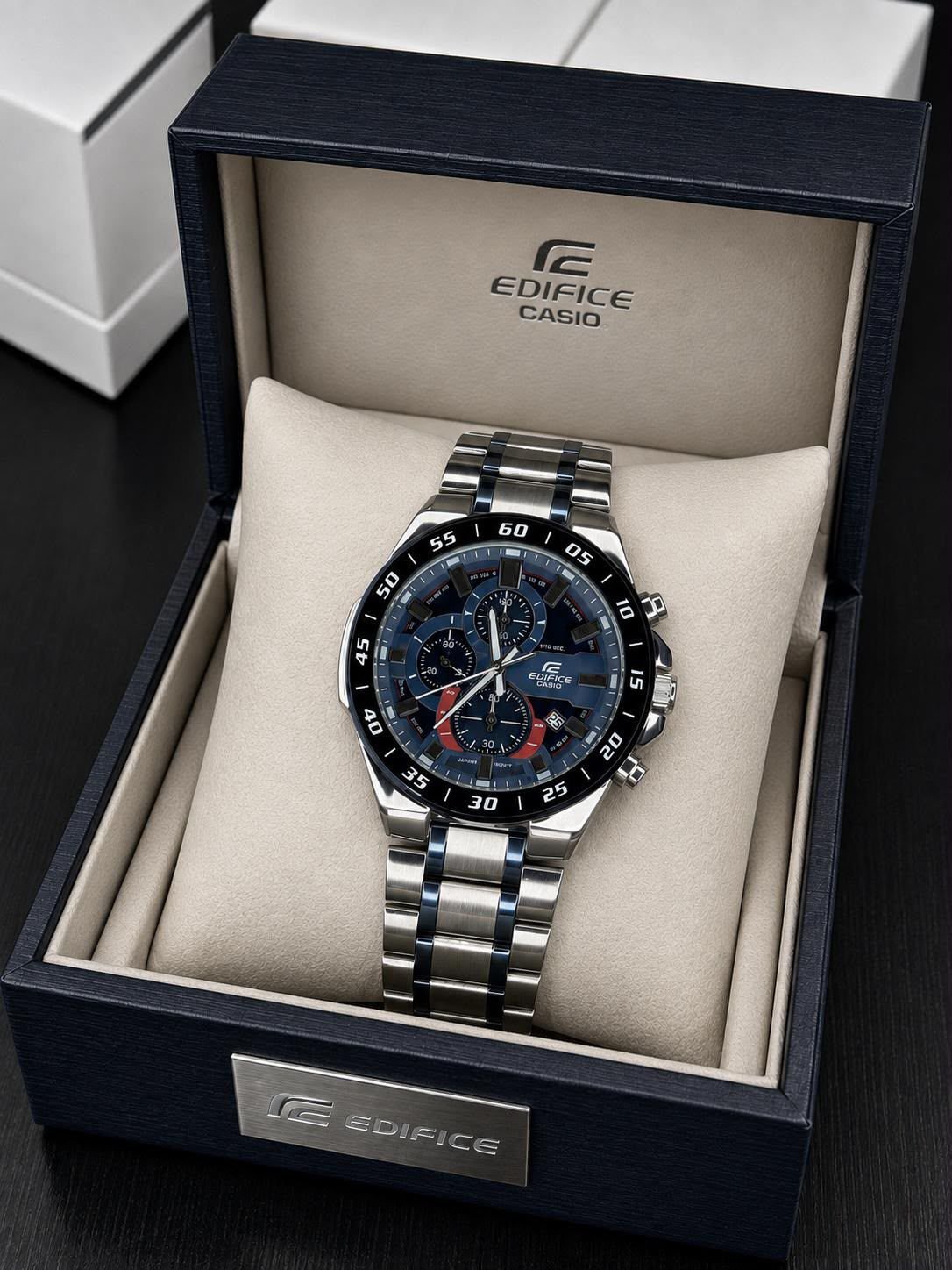 Casioo Edificee - Scuderia Toro Rosso Limited Edition chronograph